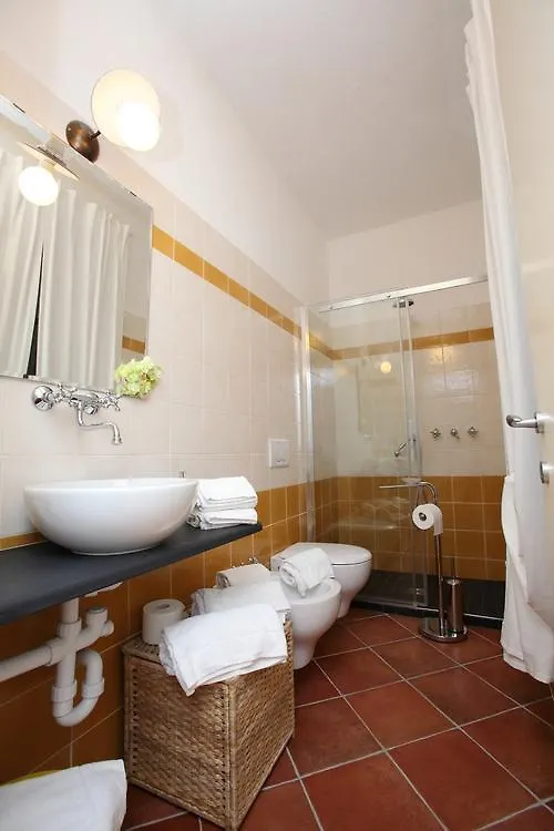 Rooms And Breakfast Da Carla Sestri Levante Italia